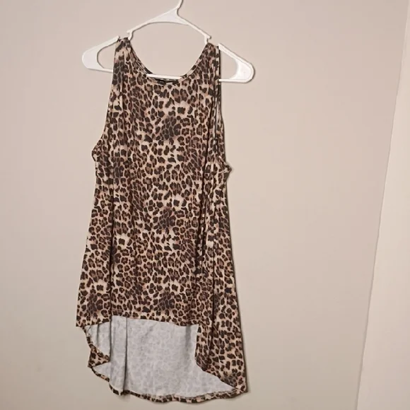 Leopard Print Sleeveless Women's Blouse - Picture 1 of 1